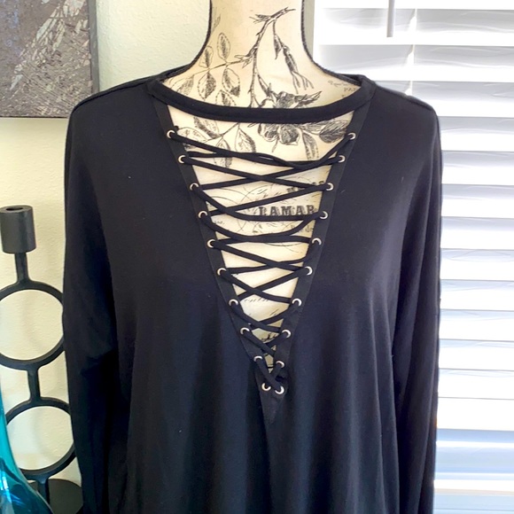 Express Tops - EXPRESS ONE ELEVEN Black Lace Up V-Neck Long Sleeve Tee L
